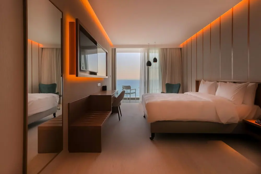 HOTEL: Radisson Beach Resort Larnaca