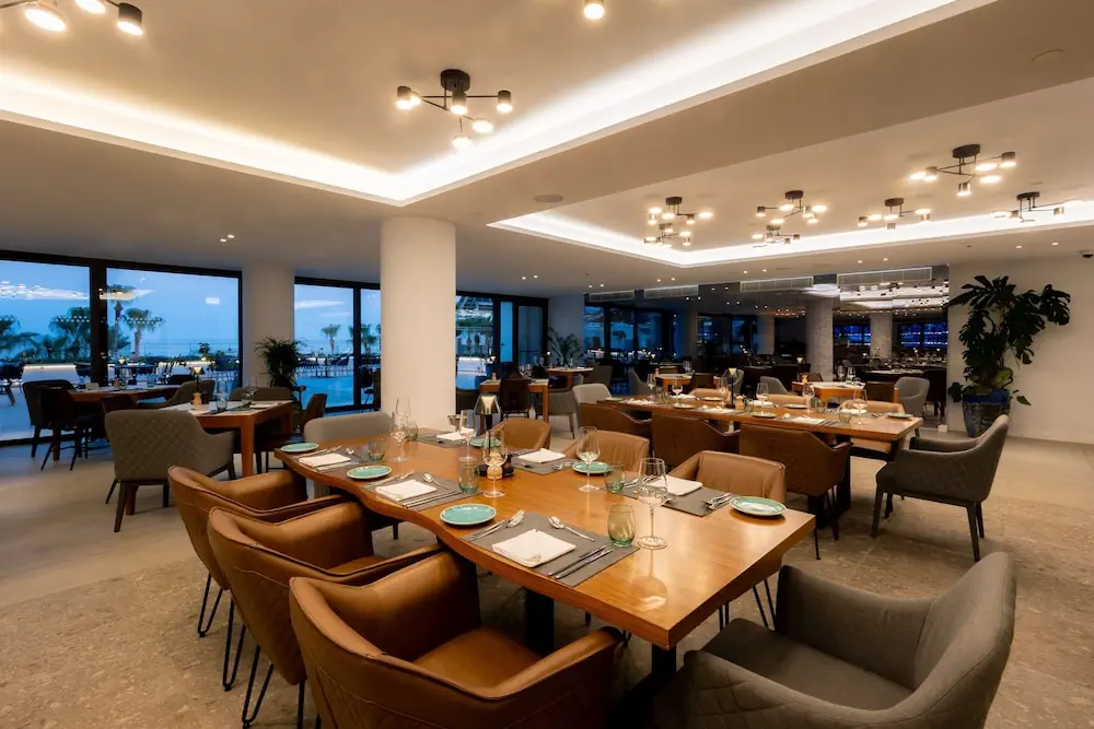 HOTEL: Radisson Beach Resort Larnaca