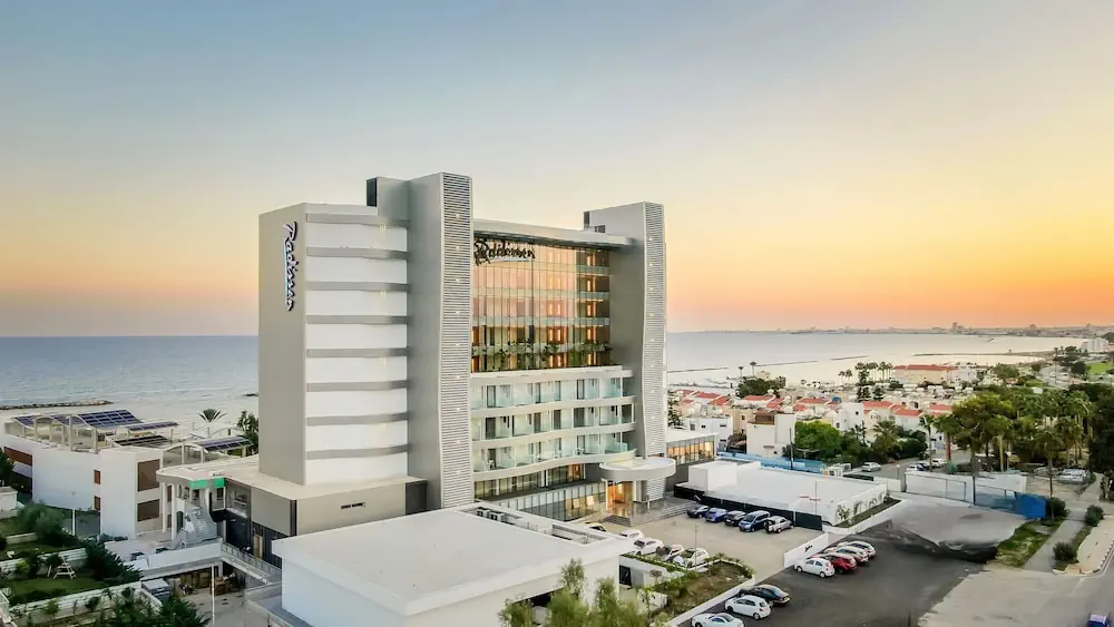 HOTEL: Radisson Beach Resort Larnaca