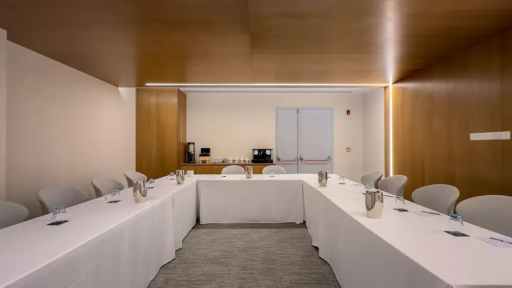HOTEL: Radisson Beach Resort Larnaca