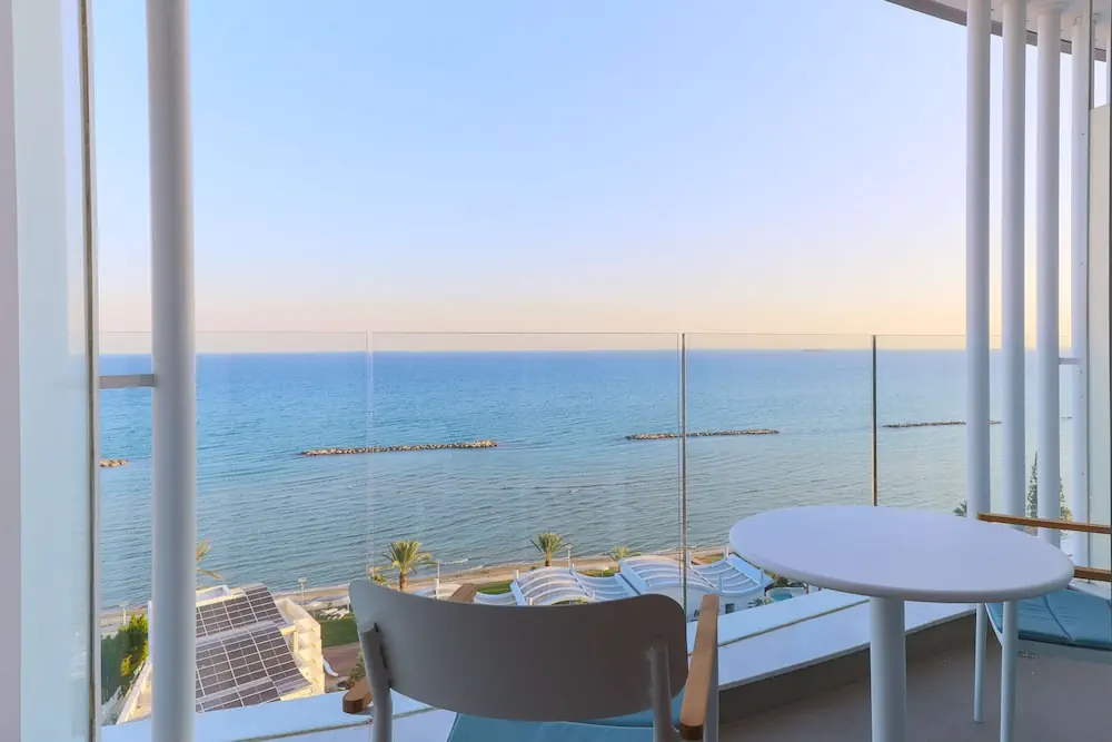 HOTEL: Radisson Beach Resort Larnaca