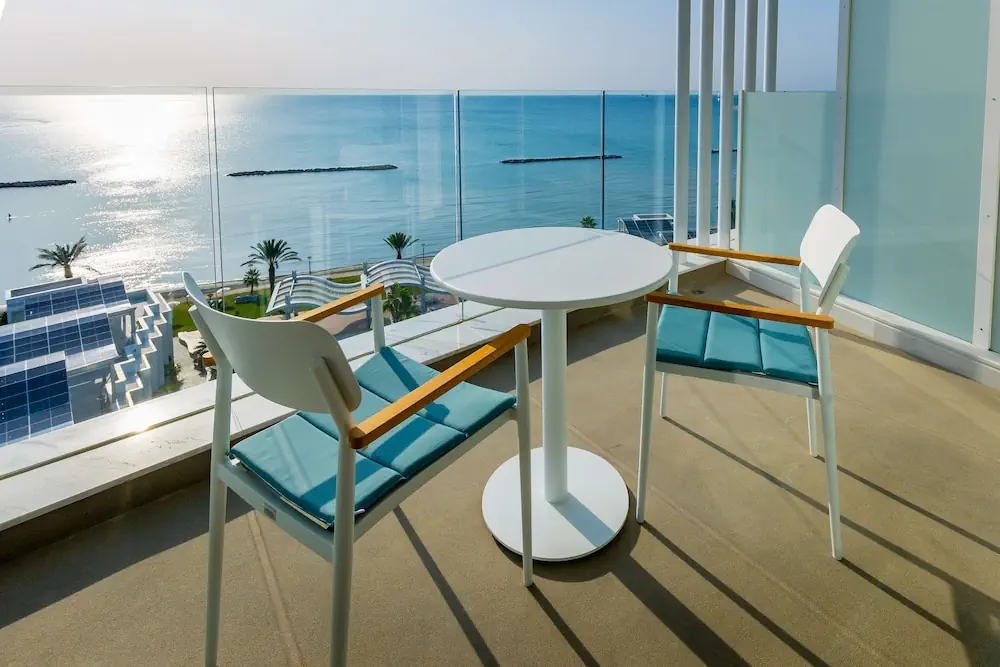 HOTEL: Radisson Beach Resort Larnaca
