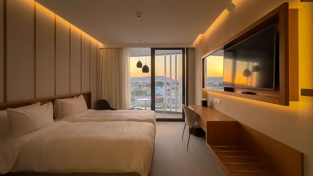 HOTEL: Radisson Beach Resort Larnaca