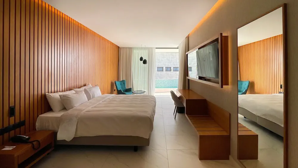 HOTEL: Radisson Beach Resort Larnaca