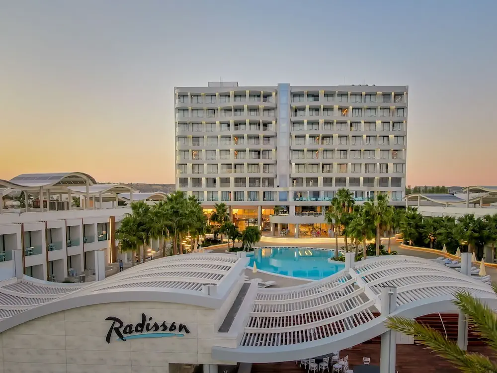 HOTEL: Radisson Beach Resort Larnaca