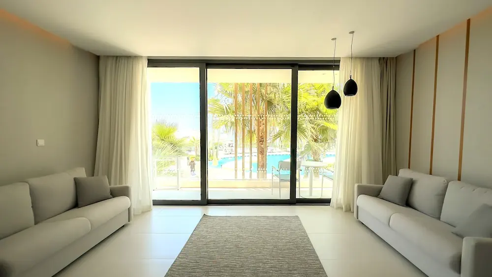 HOTEL: Radisson Beach Resort Larnaca