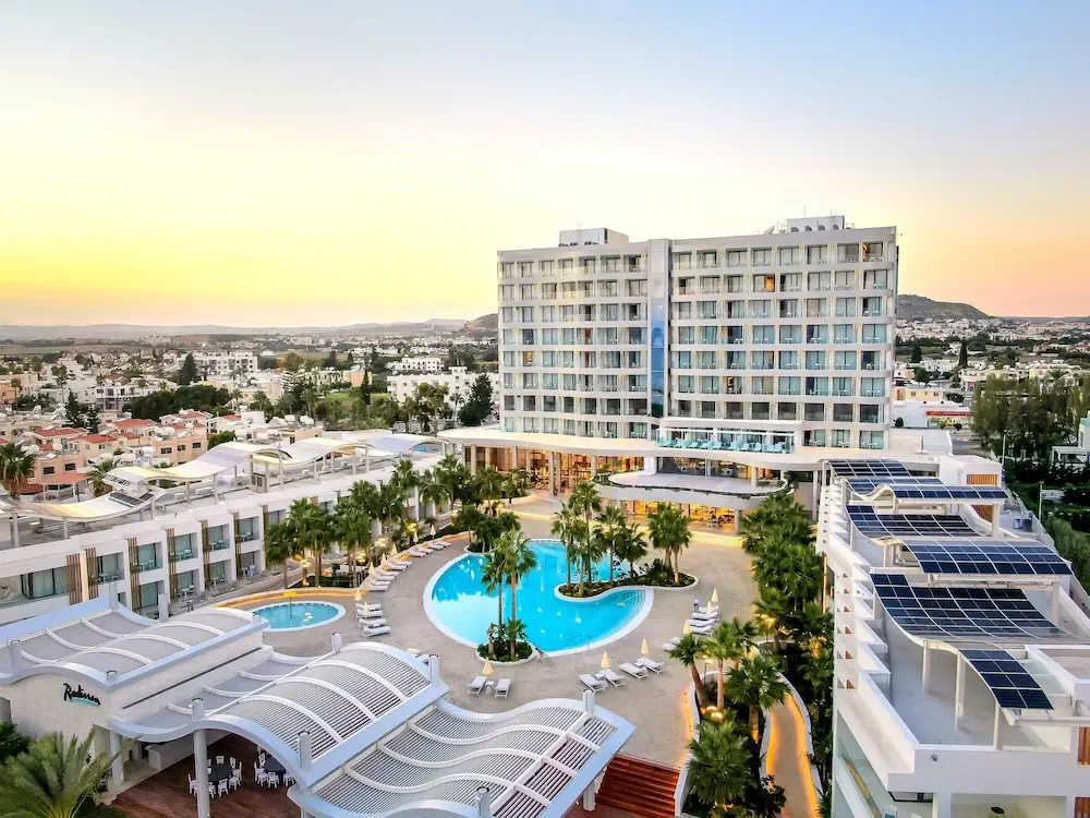 HOTEL: Radisson Beach Resort Larnaca