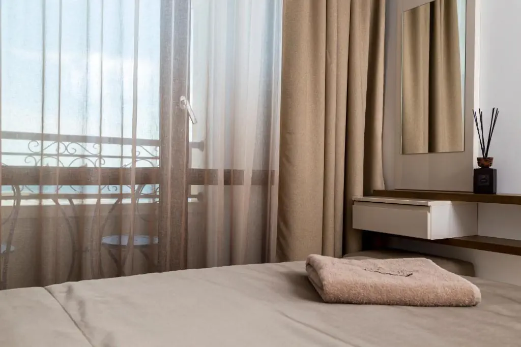 HOTEL: Onyx Beach Residence - Free Beach Access and Parking