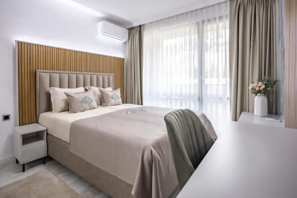 HOTEL: Onyx Beach Residence - Free Beach Access and Parking