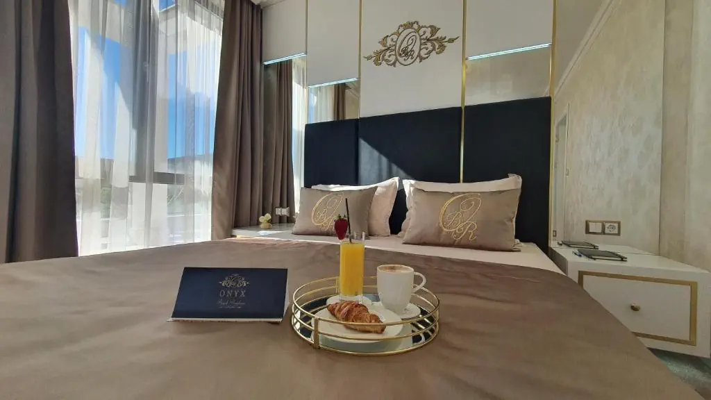 HOTEL: Onyx Beach Residence - Free Beach Access and Parking