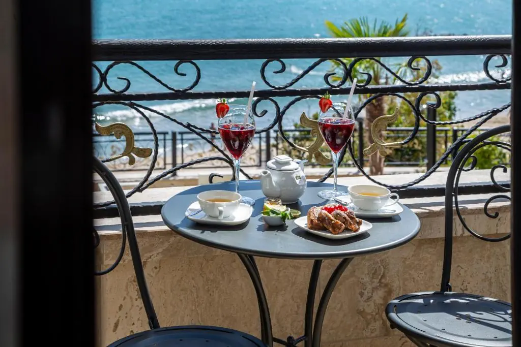 HOTEL: Onyx Beach Residence - Free Beach Access and Parking