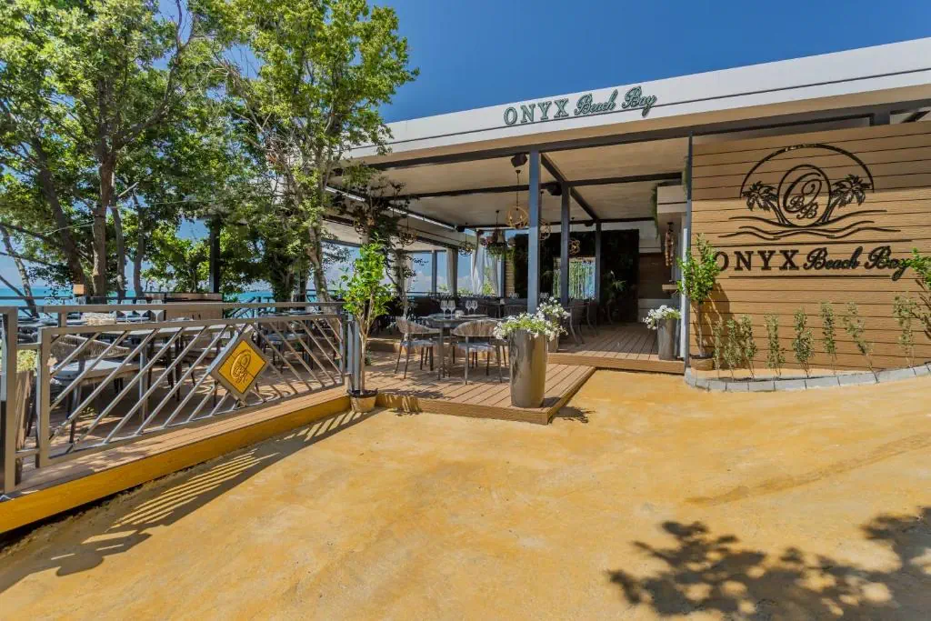 HOTEL: Onyx Beach Residence - Free Beach Access and Parking