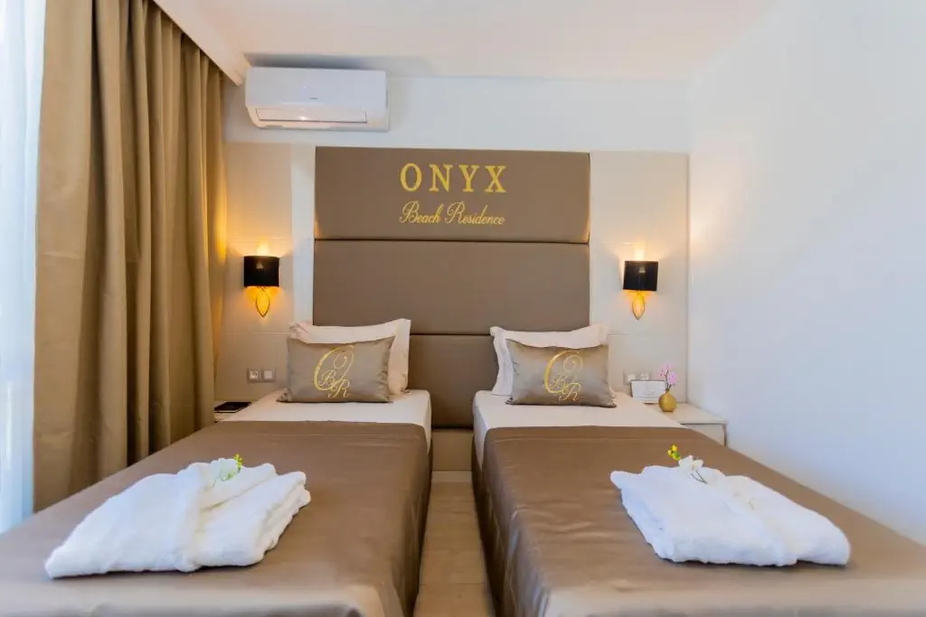 HOTEL: Onyx Beach Residence - Free Beach Access and Parking