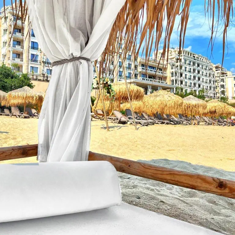 HOTEL: Onyx Beach Residence - Free Beach Access and Parking