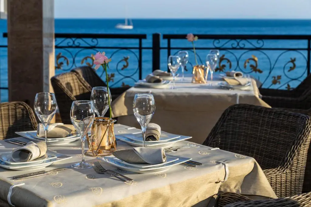 HOTEL: Onyx Beach Residence - Free Beach Access and Parking