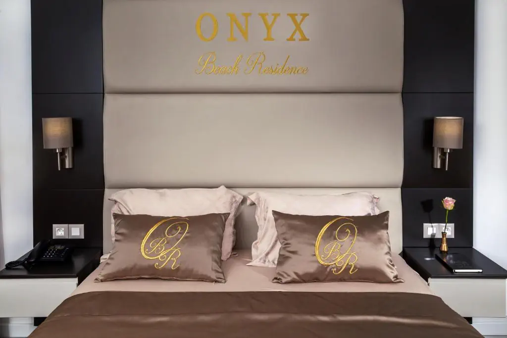 HOTEL: Onyx Beach Residence - Free Beach Access and Parking