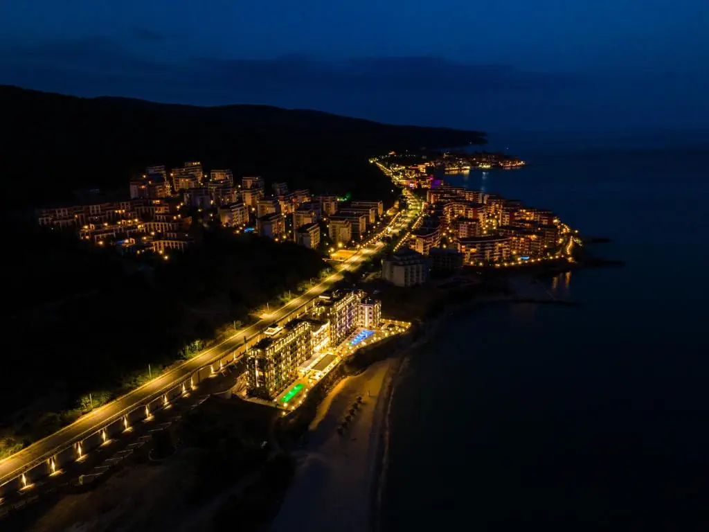 HOTEL: Onyx Beach Residence - Free Beach Access and Parking