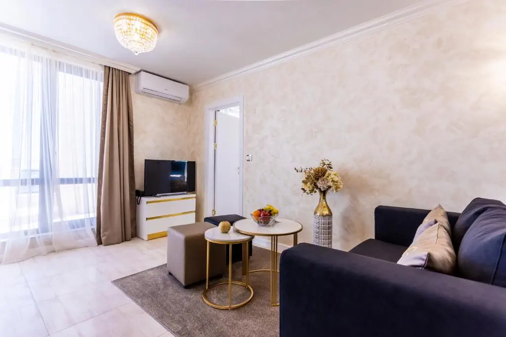 HOTEL: Onyx Beach Residence - Free Beach Access and Parking