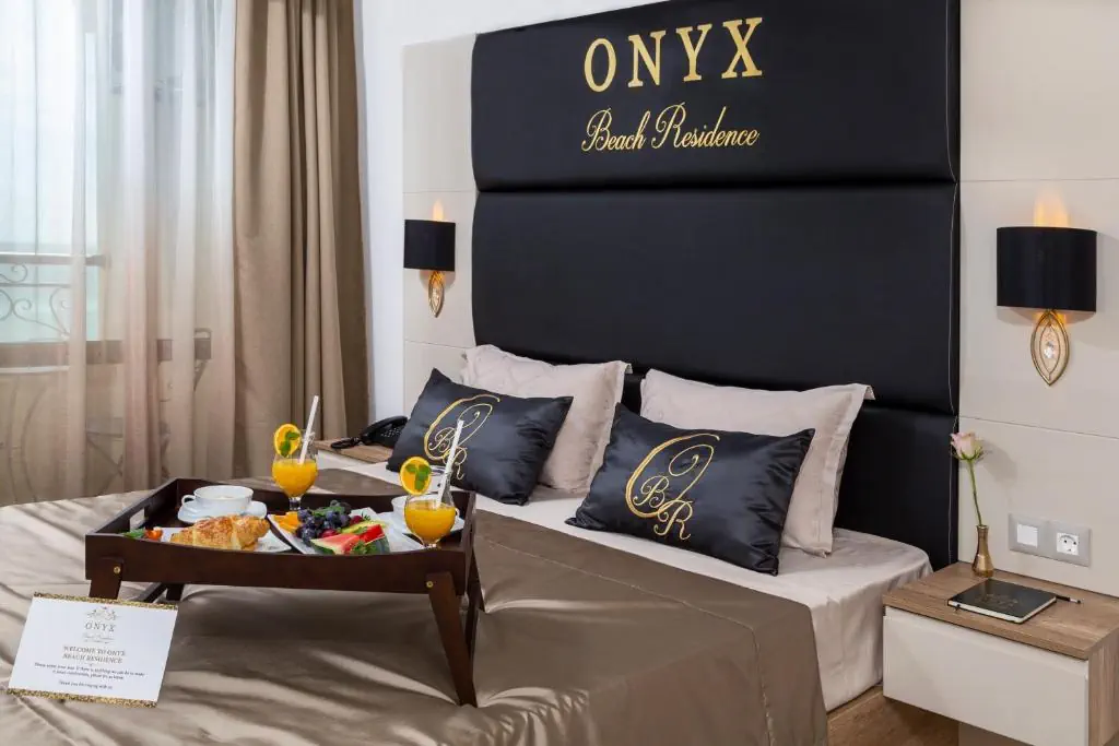 HOTEL: Onyx Beach Residence - Free Beach Access and Parking