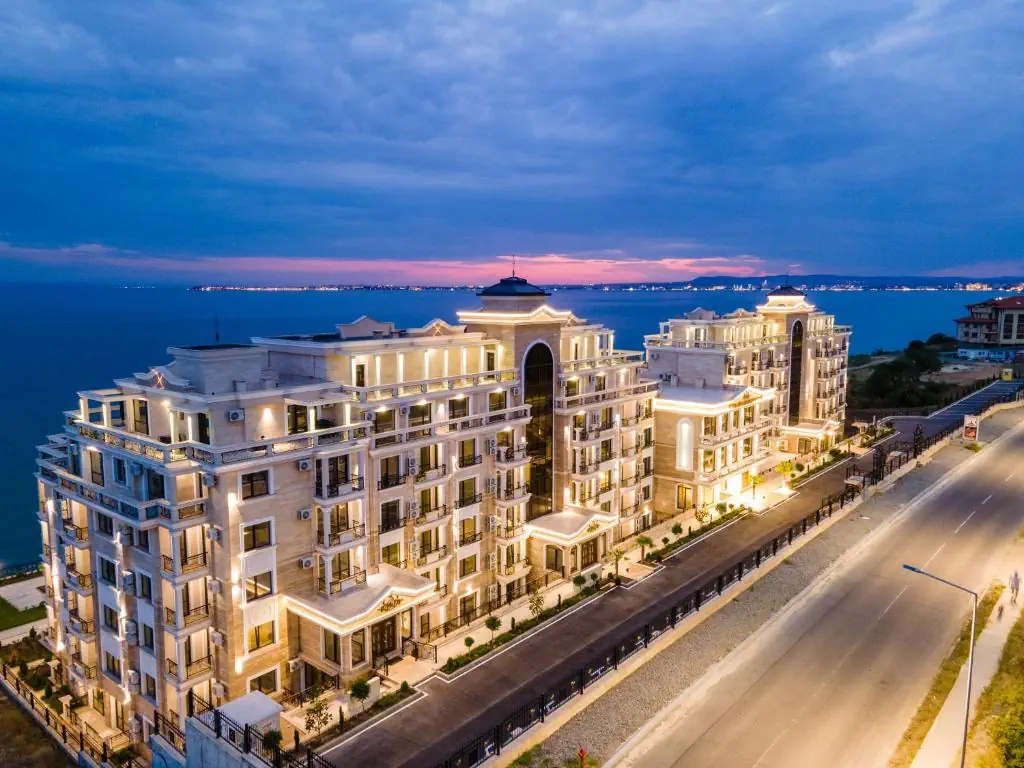 HOTEL: Onyx Beach Residence - Free Beach Access and Parking