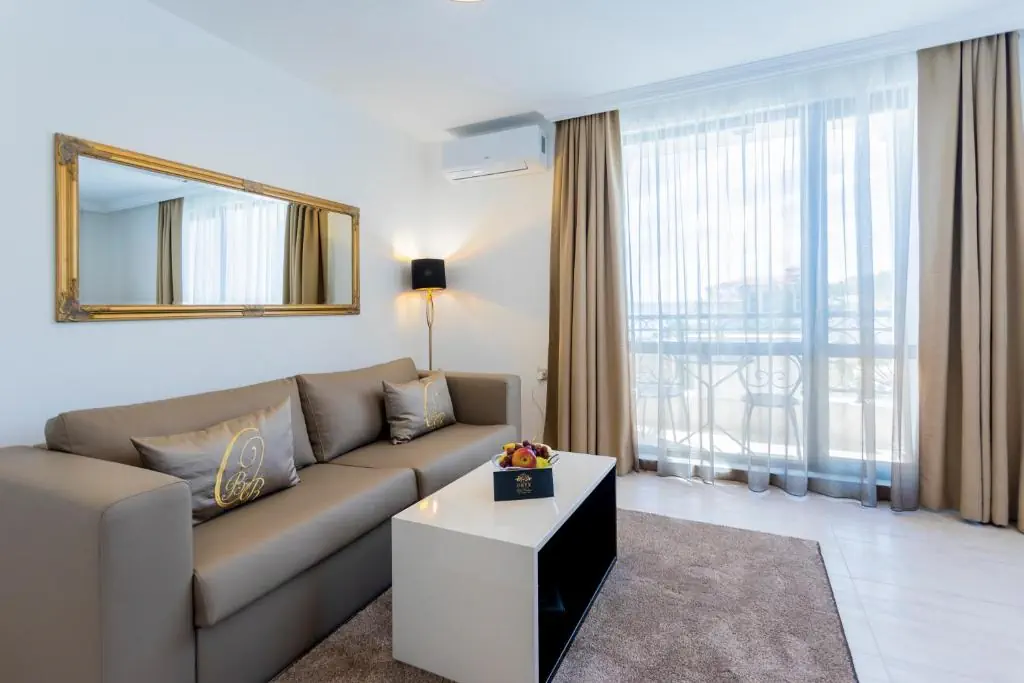 HOTEL: Onyx Beach Residence - Free Beach Access and Parking