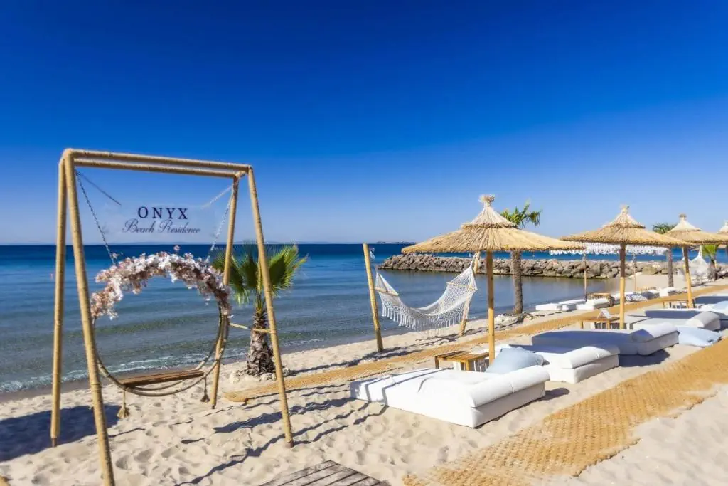 HOTEL: Onyx Beach Residence - Free Beach Access and Parking