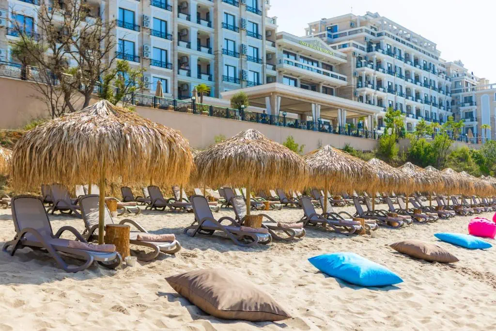 HOTEL: Onyx Beach Residence - Free Beach Access and Parking