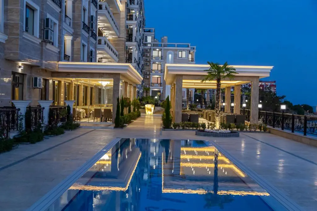 HOTEL: Onyx Beach Residence - Free Beach Access and Parking
