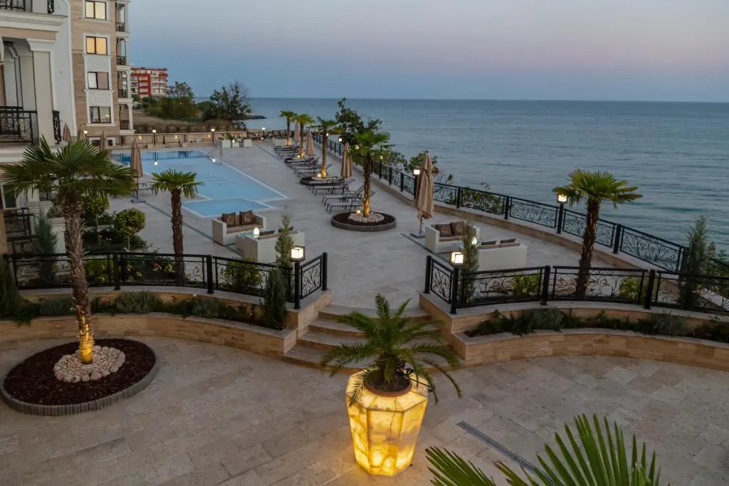 HOTEL: Onyx Beach Residence - Free Beach Access and Parking