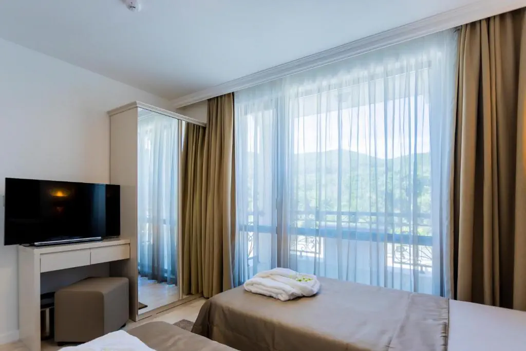 HOTEL: Onyx Beach Residence - Free Beach Access and Parking
