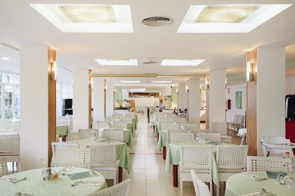 HOTEL: Hotel Ivory Playa Sports and Spa