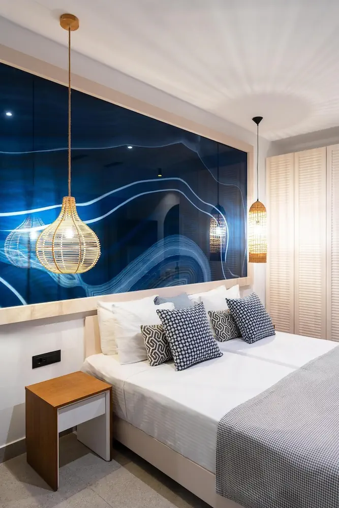 HOTEL: Lindos Bay Suites