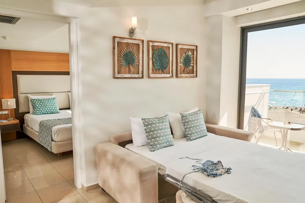 HOTEL: Lindos Bay Suites