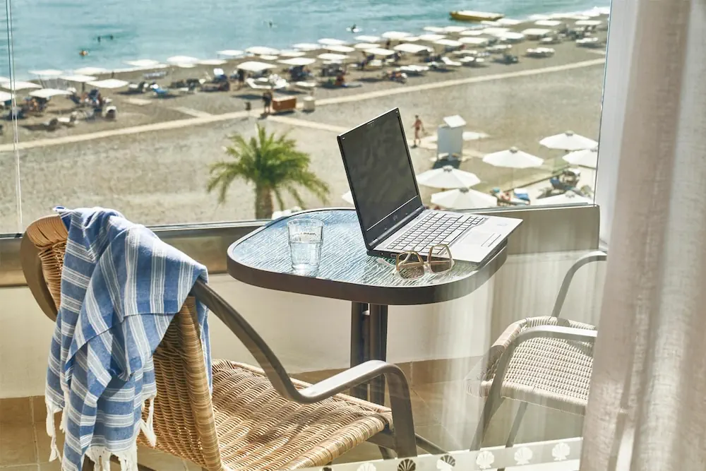 HOTEL: Lindos Bay Suites