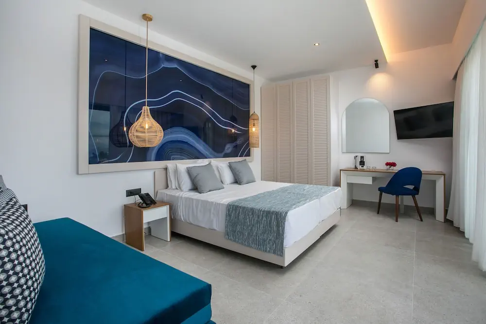HOTEL: Lindos Bay Suites
