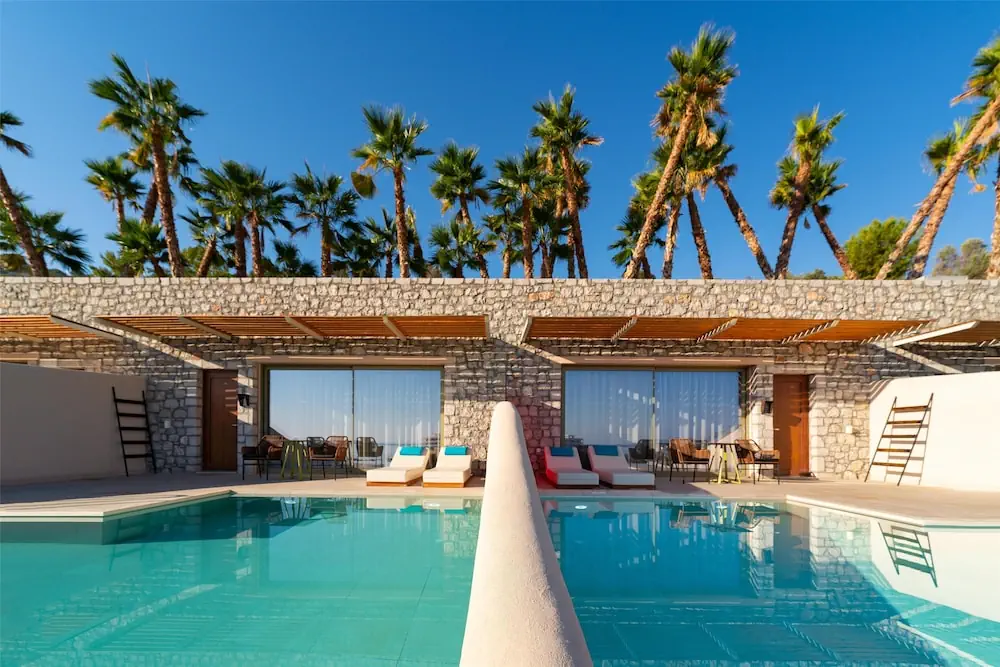 HOTEL: Lindos Bay Suites
