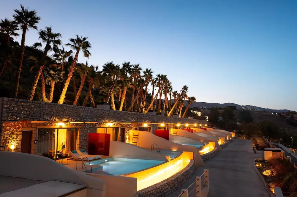 HOTEL: Lindos Bay Suites