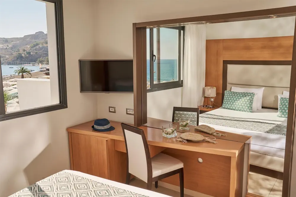 HOTEL: Lindos Bay Suites