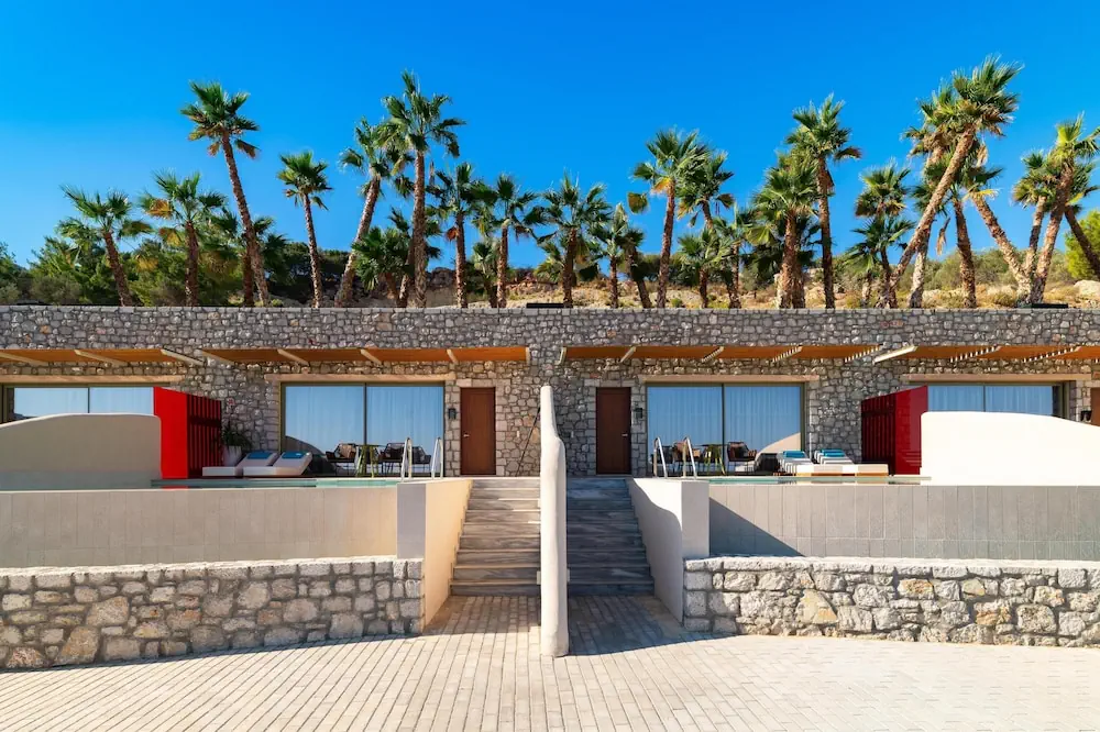 HOTEL: Lindos Bay Suites