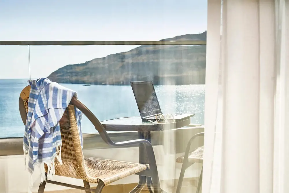HOTEL: Lindos Bay Suites