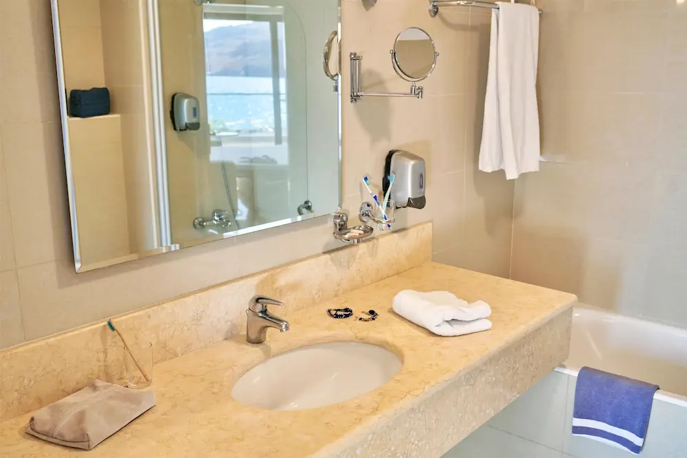 HOTEL: Lindos Bay Suites