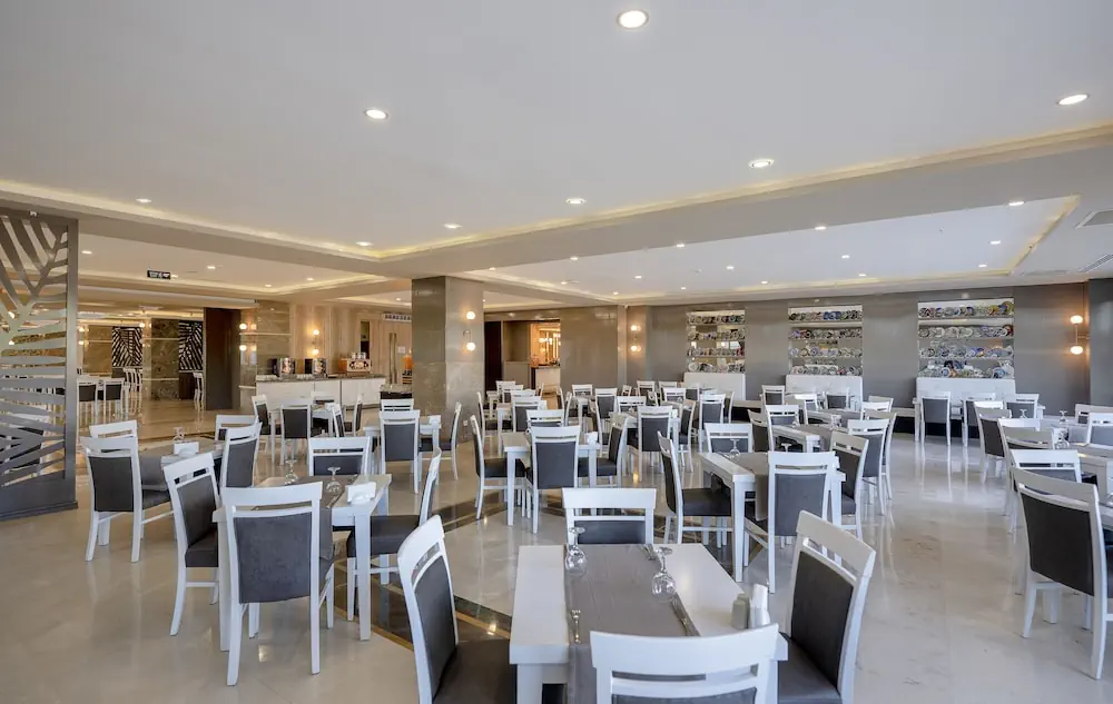 HOTEL: L'Oceanica Beach Resort Hotel - All Inclusive