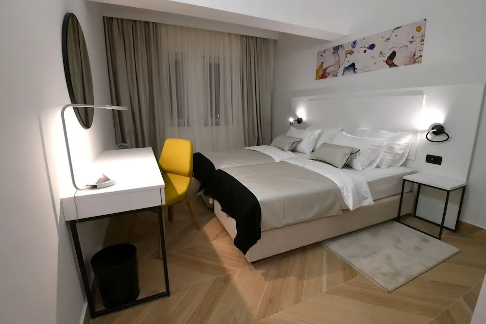 HOTEL: Aparthotel Milenij