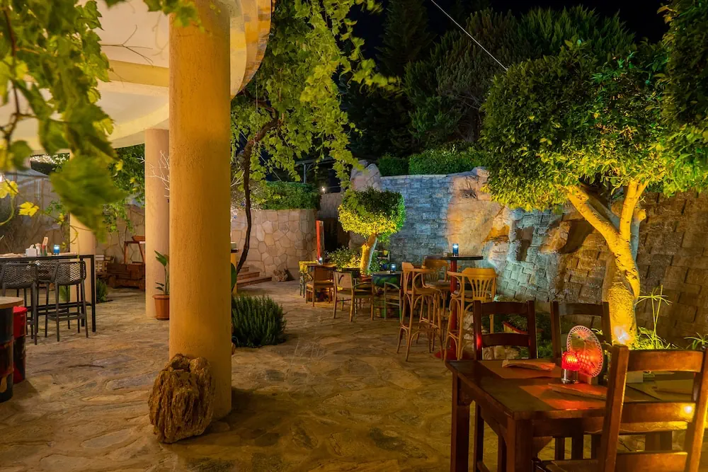 HOTEL: AQI Pegasos Resort