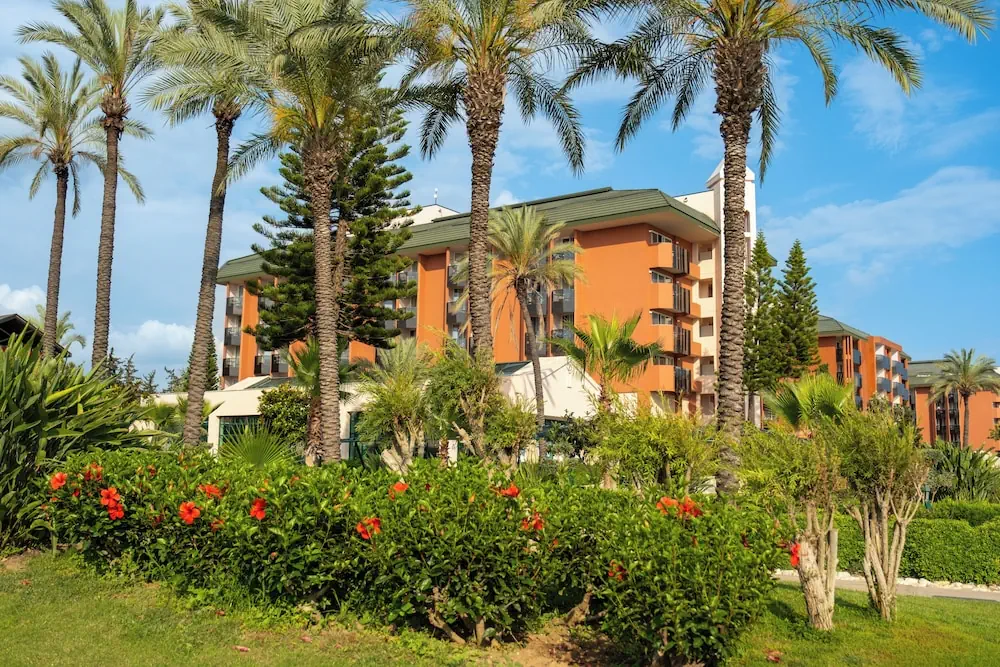 HOTEL: AQI Pegasos Resort