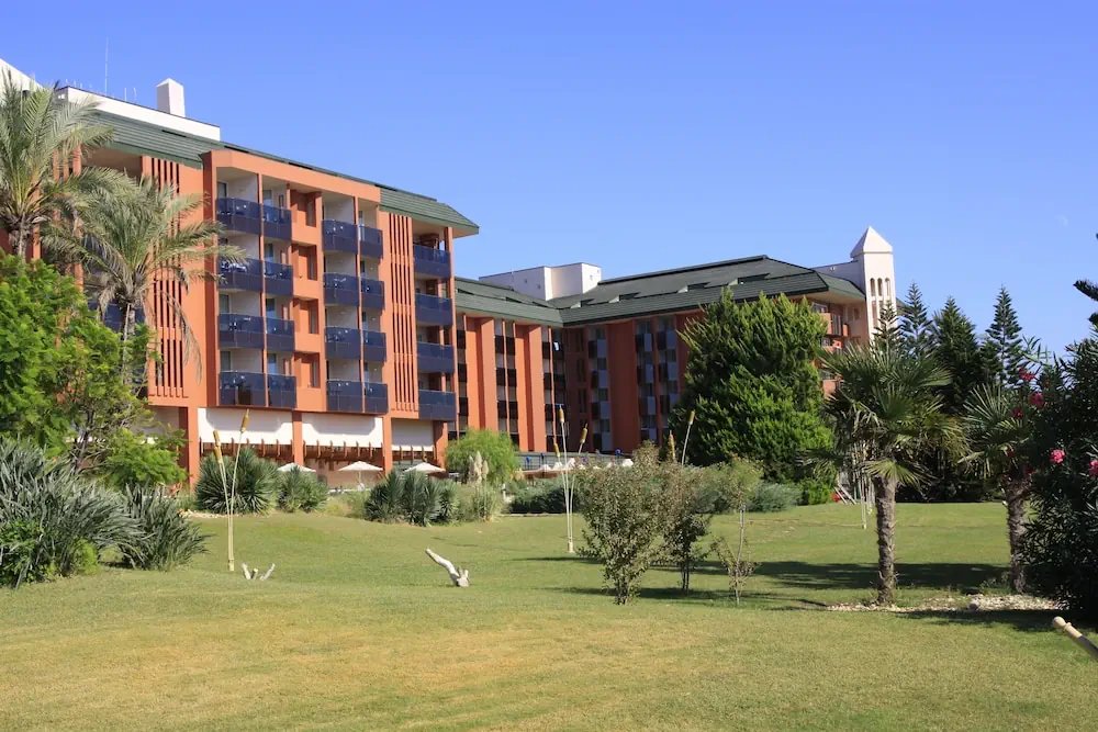 HOTEL: AQI Pegasos Resort