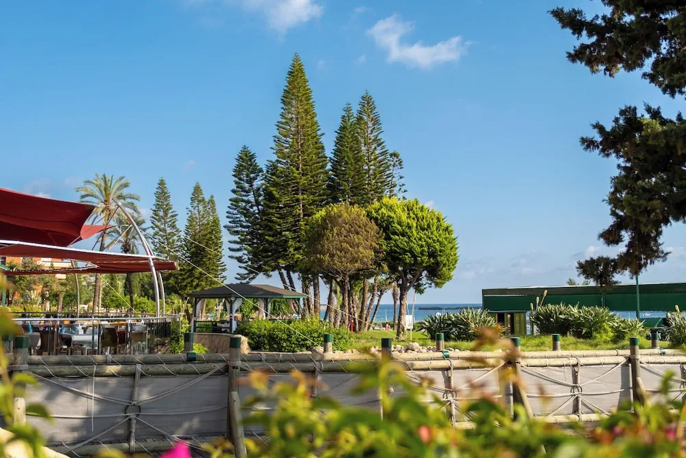 HOTEL: AQI Pegasos Resort