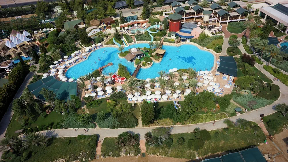HOTEL: AQI Pegasos Resort