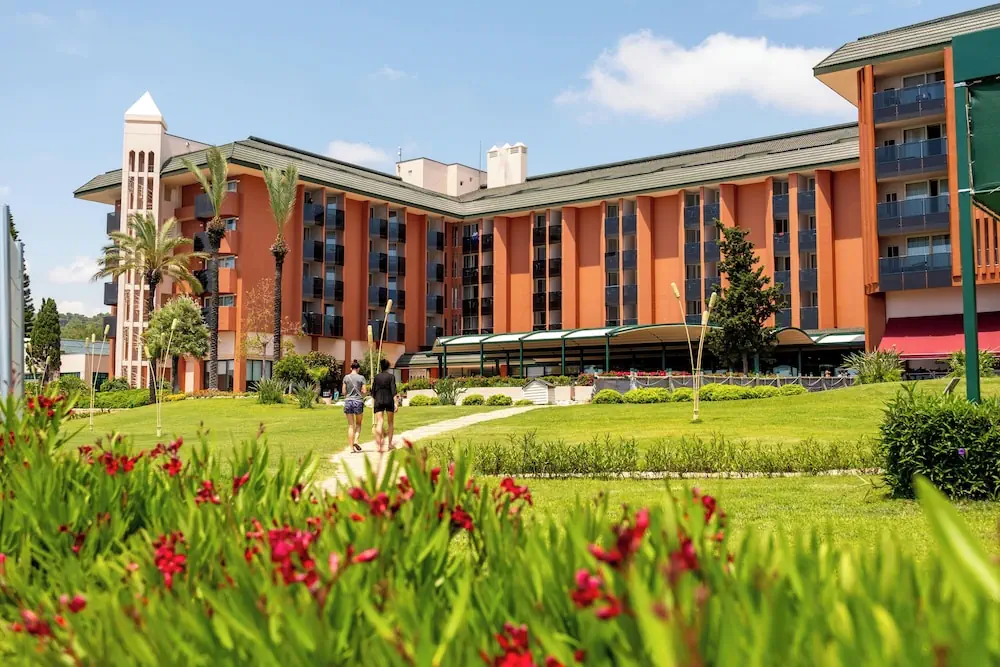 HOTEL: AQI Pegasos Resort