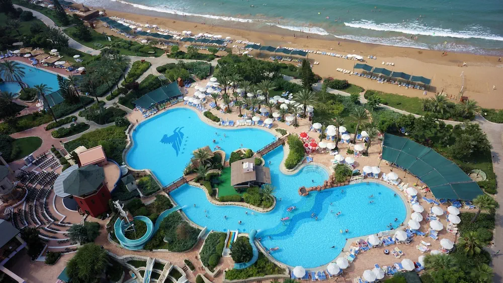 HOTEL: AQI Pegasos Resort